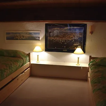 Lägenhet Mezzanine Pour 5 Avec Parking A Font-romeu - Fr-1-580-129